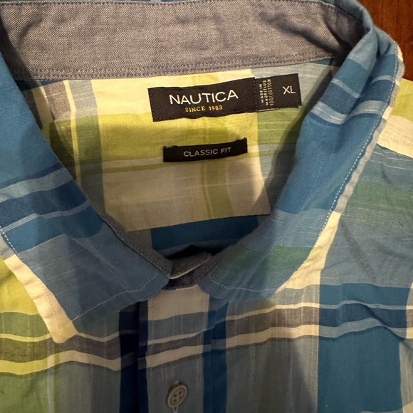 NWT Nautica Causal Button Down - Picture 3 of 4